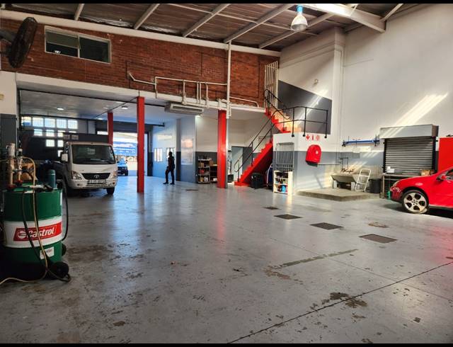 1,000M² WAREHOUSE TO LET IN SPRINGFIELD